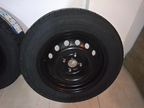 Imagen 7 de 7 de 2 Neumaticos Con Llanta De Chapa Nuevos!!!