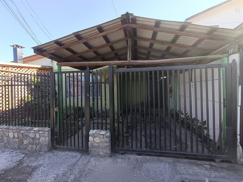 Casa 3 Dormitorios, 2 Baños. Excelente Ubicación