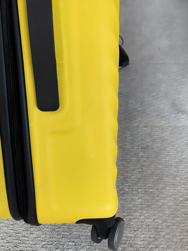 Maleta American Tourister Frisbee 76/28 Color Amarillo