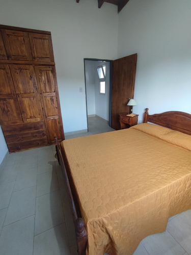 Quinta Los Pinos, 8 Personas