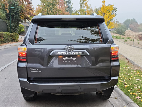 Toyota 4 Runner Sr5 4x2 2022