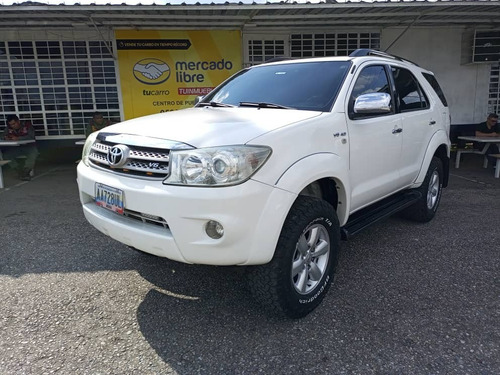 Imagen 1 de 16 de Toyota Fortuner Sr