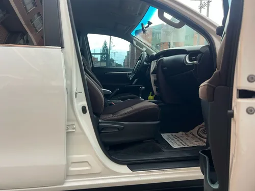 Toyota Fortuner 2.7 At
