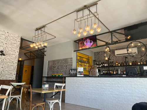 Nave Industrial En La Av. España Con 1171m2 De Construccion Con Capacidad Para 40 Vehiculos