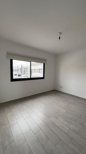 Duplex En La Calandria 3 Dormitorios 3 Baños Con Excelente Patio