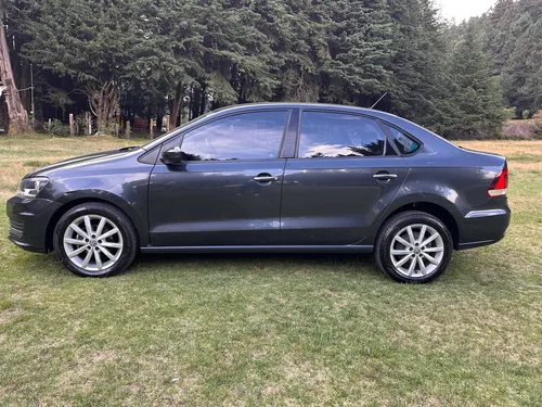 Volkswagen Vento 1.6 Highline At