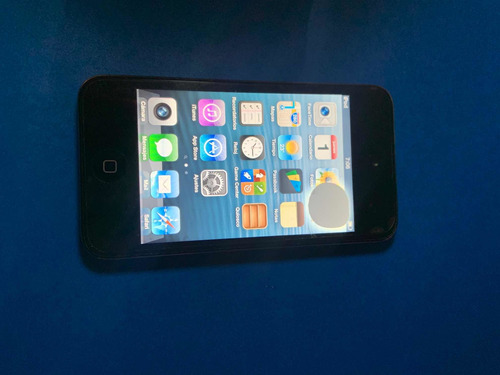 iPod Touch 4 Generación, 8 Gb Cargador Y Audífonos  Detalle