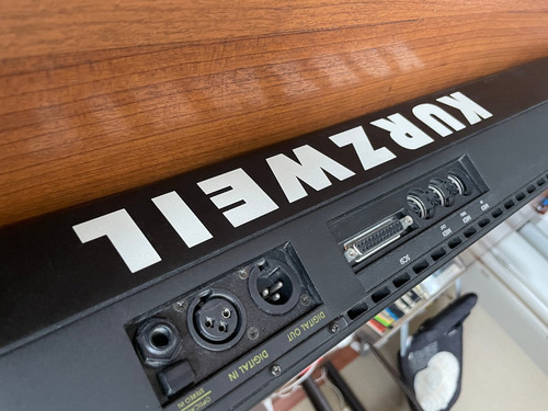 Sintetizador Sampler Workstation Kurzweil K2000s Expandido