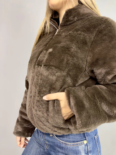 Campera De Piel Abrigada Con Capucha Forrada En Jersey