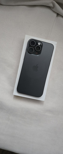 Celular iPhone 15 Pro Max 256g Excelente Estado, Con Caja Y Cargador Desbloqueado (Usado)