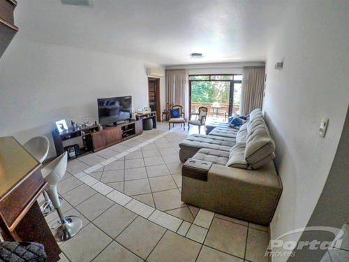 Imagem 6 de 18 de Casa No Centro De Blumenau, Semi-mobiliada, Com 04 Dormitórios Sendo 1 Suíte Máster, 03 Vagas, Área De Festas Com Piscina E Demais Dependências. - 3572977