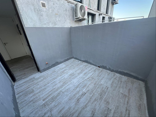 Punte Carretas Venta Monoambiente Con Patio A 1 De Rambla