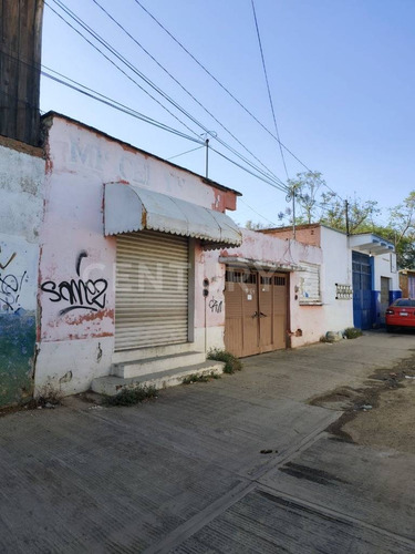 Se Vende Terreno Con Construcción En Col. Del Valle