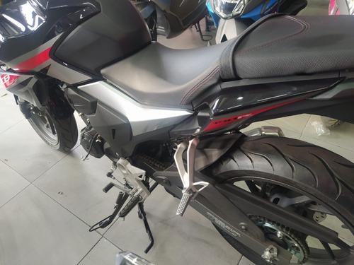 Imagen 4 de 15 de Honda, Cb 190 R, Modelo 2023