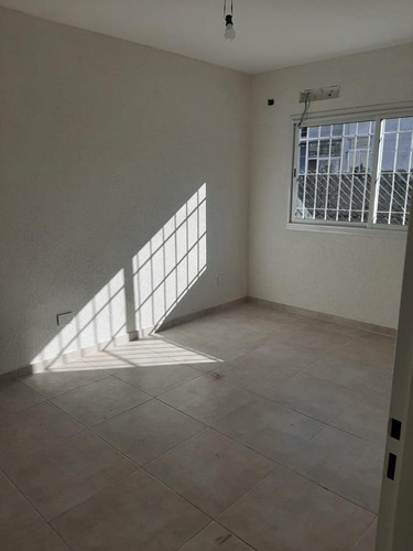 Imagen 4 de 7 de Departamento En Venta En Pilar