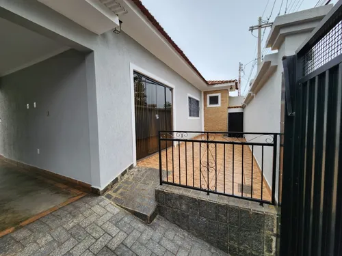 Casa - Cajuru/sp