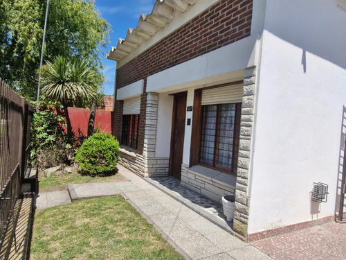 Oportunidad Casa Barrio Aeroparque 4 Ambientes Dueño Directo Apta Credito