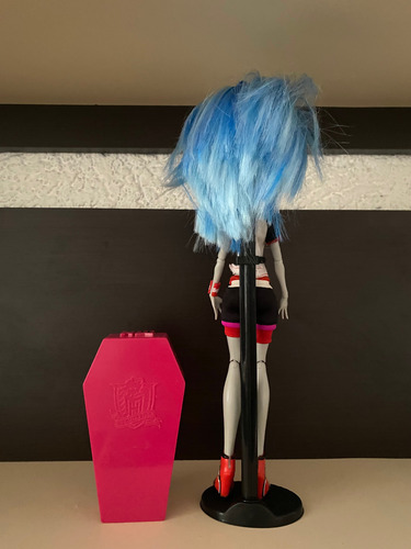 Monster High Ghoulia Yelps Physical Deaducation (Usado)