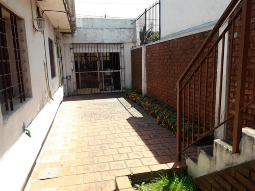 Imagen 11 de 15 de Casa Americana - 3 Ambientes - Fondo - Servicios - Castelar