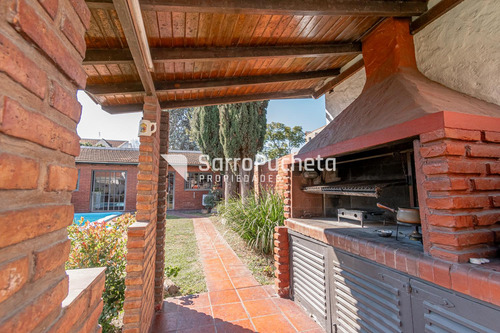 Venta Casa 4 Ambientes Con Piscina Y Quincho En Haedo.