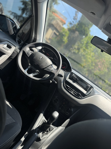 Peugeot 208 1.6 Active