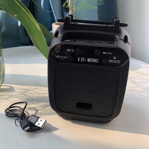 Altavoz Bluetooth Portátil Con Led Bluetooth 5.1