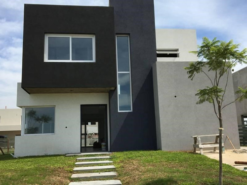 Casa  En Venta Ubicado En Castaños, Nordelta, Tigre