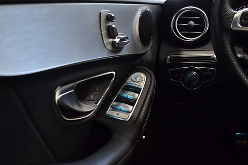 Imagen 14 de 15 de Mercedes Benz Clase C C250 Amg-line 2018 - Car Cash