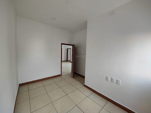 Casa En Venta De 2 Niveles En Col. Empleado Postal Con Alberca Apta A Créditos