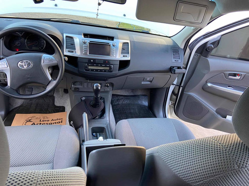 Toyota Hilux 3.0 Cd Srv 171cv 4x2 - B3 2015