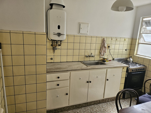 Alquiler De Departamento De 4 Ambientes Al Frente Con Balcón Corrido, En Palermo Caba