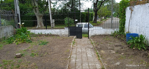 Dos Casas En Venta A Una Cuadra De Av. Garzón.