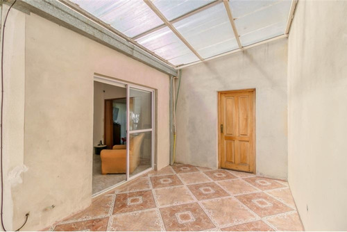 Imagen 21 de 30 de Casa 2 Dormitorios En Venta Entre Caminos Gonnet