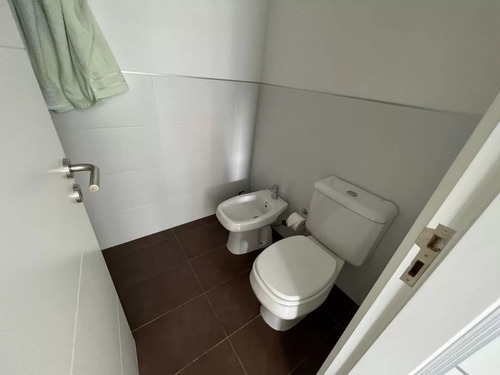 Apartamento En Alquiler Y Venta, Punta Del Este, Uruguay.