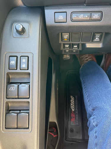 Nissan Frontier 4.0 Pro-4x V6 4x4 At