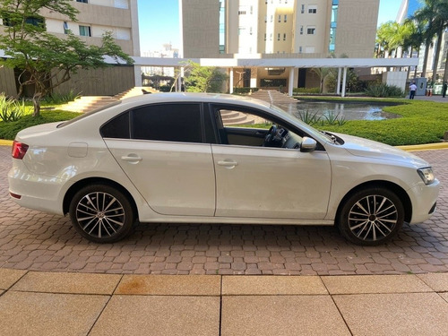 Imagem 2 de 11 de Volkswagen Jetta 2014 2.0 Tsi Highline 4p