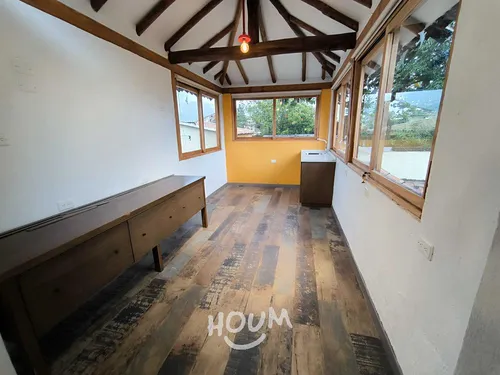 Casa En La Bajada. 5 Habitaciones, 2400 M², Id: 141852