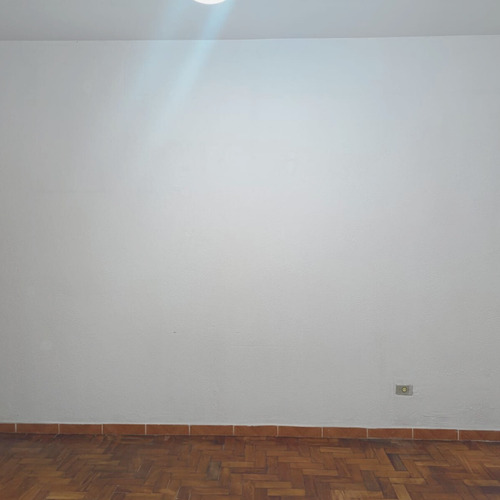 Kitnet A Venda Em Sé Com 30m²
