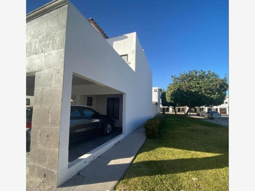 Imagen 1 de 8 de Casa Sola En Venta Las Lomas