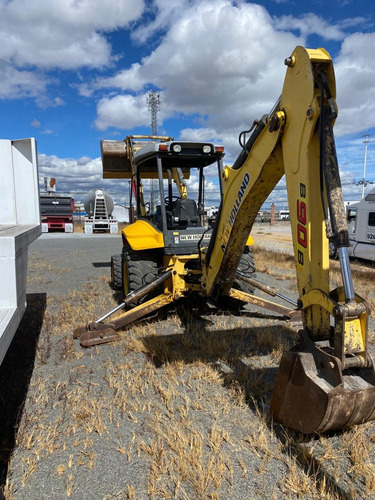 Retroexcavadora New Holland 2014 Mod. B90 4x4 Mexicana