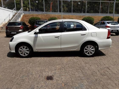 Toyota Etios 1.5 X Plus Sedan 16v Flex 4p Automático