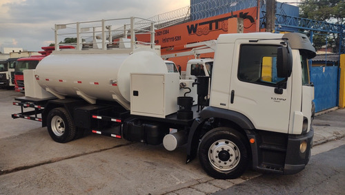 Volkswagen 13-190 Modelo 2014 Com Tanque Comboio