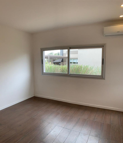 Casa En Country Lomas De City Bell Alquiler