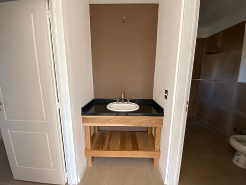 Casa En Venta Y Alquiler En El Cantón Norte A La Laguna Con Pileta