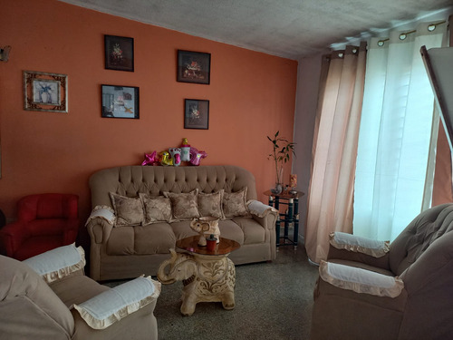 Venta De Casa En Tocuyito Urb Colinas De Carrizales Manzana J 25-17