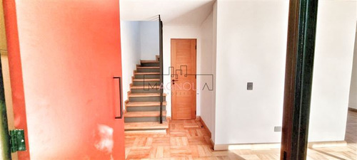 Vende Preciosa Casa Remodelada De 3 Dormitorios Las Condes