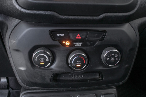 Jeep Renegade Sport 1.8 4x2 Flex 16V Aut.