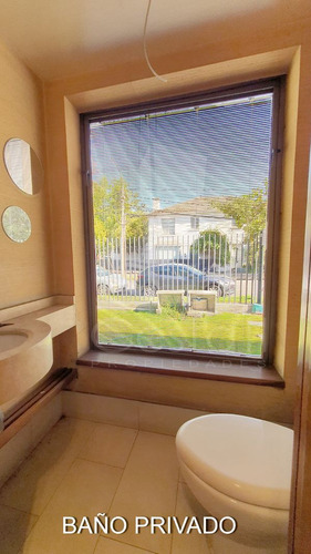 Oficina En Venta En Providencia, 25 Privados-7 Baños-10 Est.