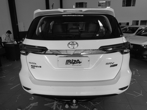 Imagem 3 de 15 de Toyota Hilux Sw4 2.7 Flex Srv 4x2 Aut. 7 Lugares