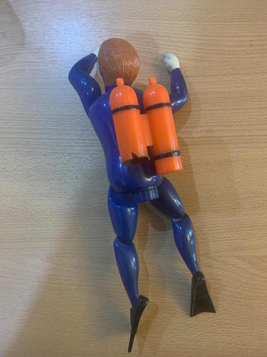 Muñeco Plástico Retro Buzo C/ Detalle 80s (Usado)